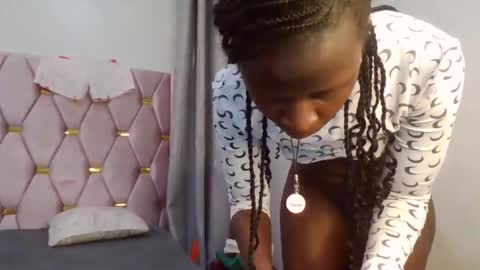 Shilla online show from November 22, 2025, 7:02 pm