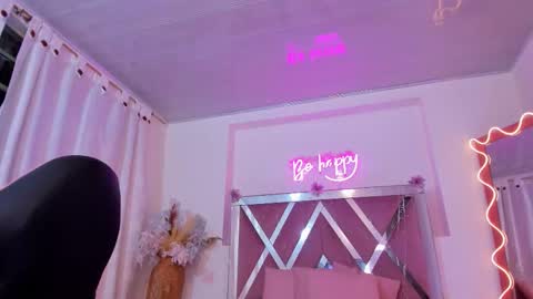 shinedark_tay online show from December 5, 2025, 3:48 am