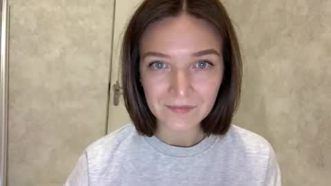 Jesica online show from October 19, 2025, 9:04 pm