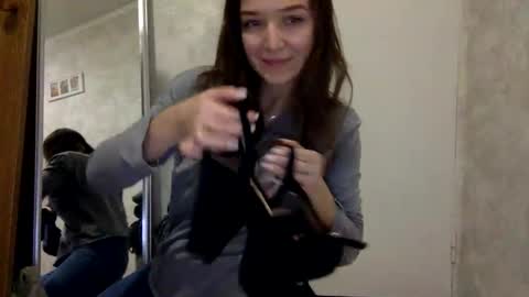 Jesica online show from November 14, 2025, 9:57 pm