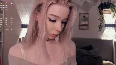 Stella  online show from April 14, 2026, 8:20 am