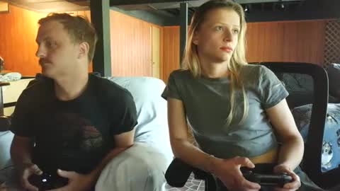 shinyandused online show from September 17, 2025, 5:58 pm