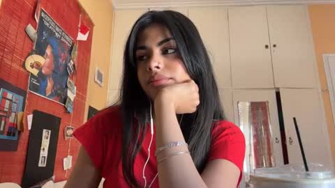 Snapshot of shirleendurrah chatting on April 27, 2026, 8:12 am Karin online show from April 27, 2026, 8:12 am