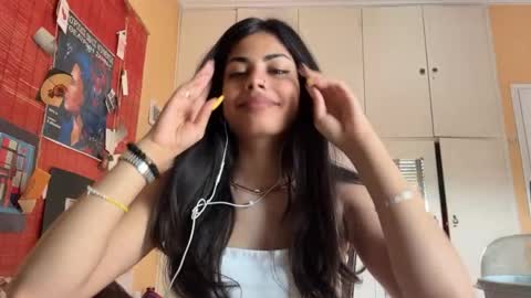 Snapshot of shirleendurrah chatting on May 10, 2026, 9:36 am Karin online show from May 10, 2026, 9:36 am