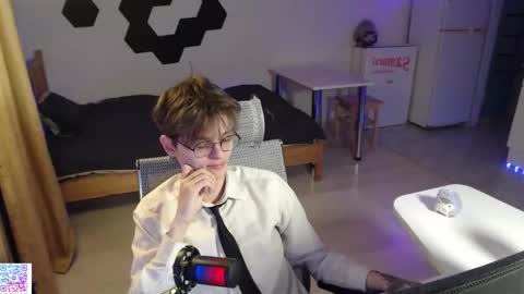 Snapshot of shiromy_ chatting on November 26, 2025, 5:25 pm shiromy_ online show from November 26, 2025, 5:25 pm