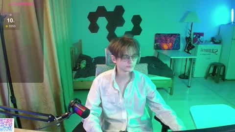 Snapshot of shiromy_ chatting on January 18, 2026, 6:34 pm shiromy_ online show from January 18, 2026, 6:34 pm