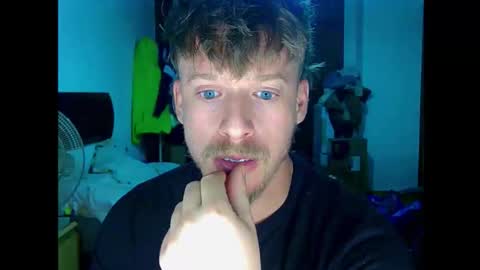 Cick Goreskin online show from November 19, 2025, 2:11 am