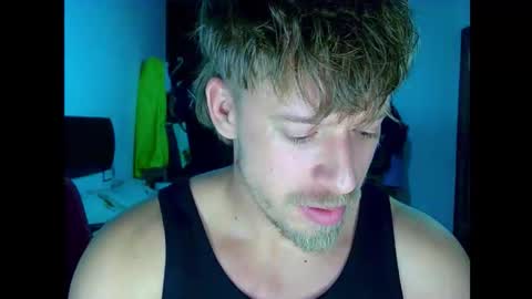 Cick Goreskin online show from December 3, 2025, 1:02 am