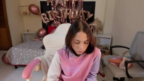  kendal  online show from February 8, 2025, 7:49 pm