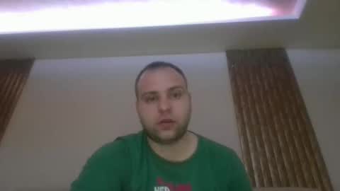 Snapshot of shmele_04 chatting on January 8, 2025, 10:06 pm shmele_04 online show from January 8, 2025, 10:06 pm