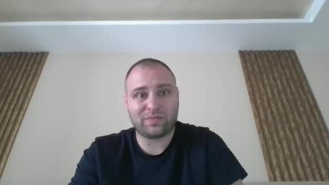 Snapshot of shmele_04 chatting on September 9, 2025, 1:54 pm shmele_04 online show from September 9, 2025, 1:54 pm