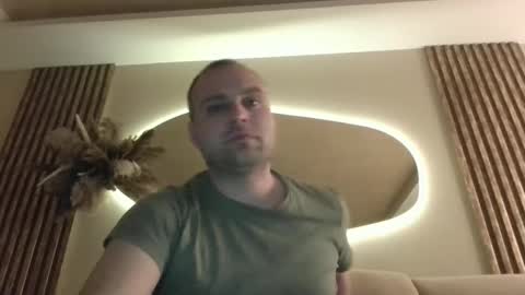 Snapshot of shmele_04 chatting on November 29, 2025, 9:51 pm shmele_04 online show from November 29, 2025, 9:51 pm