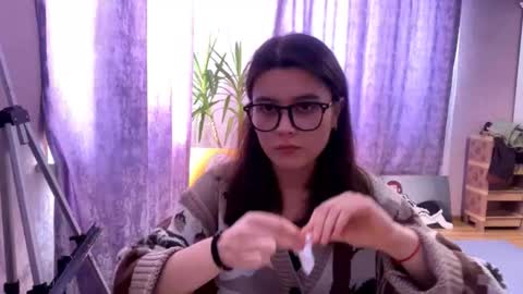 Marie online show from February 4, 2026, 12:11 pm