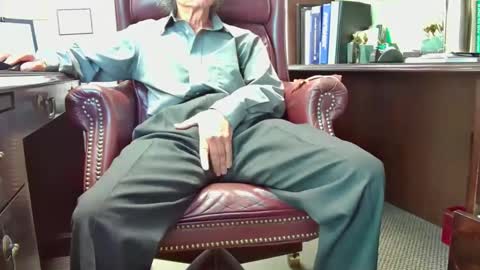 Snapshot of shootme69 chatting on June 1, 2026, 4:20 pm nikolas send dm for an appointment online show from June 1, 2026, 4:20 pm
