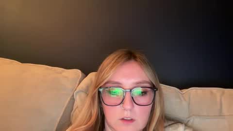 short sweetpea online show from March 1, 2025, 9:59 pm