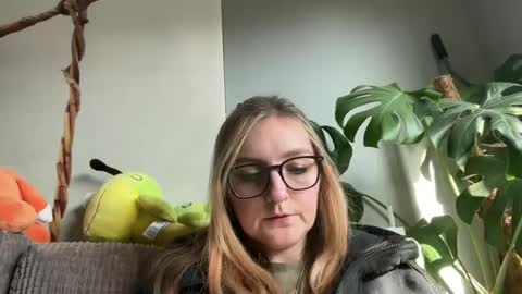 short sweetpea online show from March 8, 2025, 2:51 pm