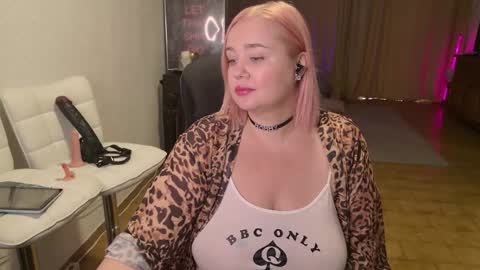 Mimi   online show from November 23, 2025, 11:32 am