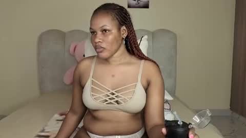 Snapshot of shugacubee chatting on May 18, 2026, 10:04 pm EVA online show from May 18, 2026, 10:04 pm
