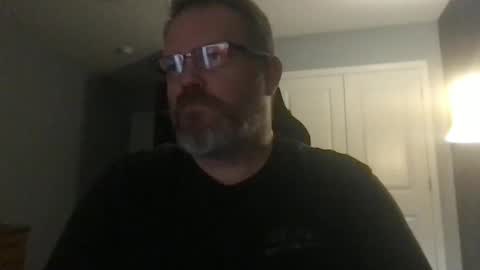 shughes740 online show from November 8, 2025, 12:22 am