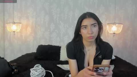 ZUMY ANGELS online show from October 20, 2025, 4:35 am