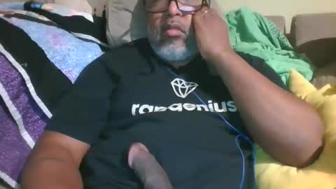 SHY333 online show from October 22, 2025, 4:35 am