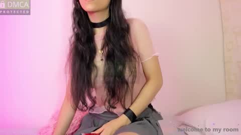 Snapshot of shy_angel_30 chatting on September 22, 2025, 6:10 pm Angel online show from September 22, 2025, 6:10 pm