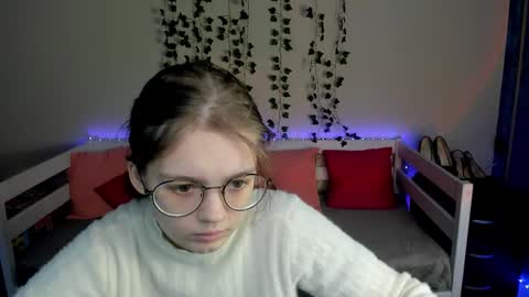 shy_elina01 online show from October 21, 2025, 10:27 am