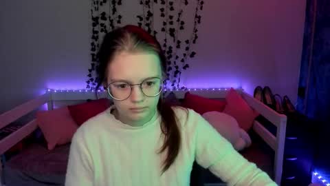 shy_elina01 online show from November 4, 2025, 10:25 am