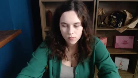 shy_lil online show from October 13, 2025, 12:38 pm