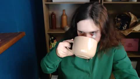 shy_lil online show from October 20, 2025, 11:21 am