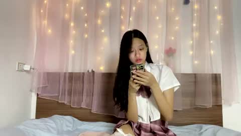 Snapshot of shy_pink_doll chatting on June 18, 2026, 4:11 pm shy_pink_doll online show from June 18, 2026, 4:11 pm