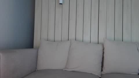 shy_schoolgirl_ online show from January 27, 2025, 9:44 pm