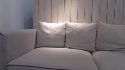 shy_schoolgirl_ online show from February 1, 2025, 7:55 pm