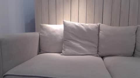 shy_schoolgirl_ online show from February 20, 2025, 4:36 pm