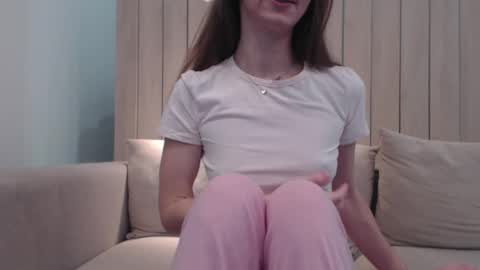 shy_schoolgirl_ online show from March 4, 2025, 1:49 pm