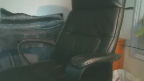 shyboyhugecum2020 online show from March 18, 2026, 3:09 am