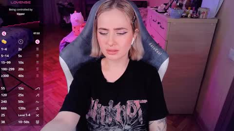 Effie online show from January 28, 2025, 9:08 pm