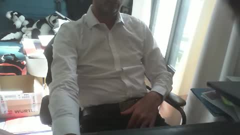 Snapshot of shyfrenchcock chatting on October 9, 2025, 9:40 am shyfrenchcock online show from October 9, 2025, 9:40 am