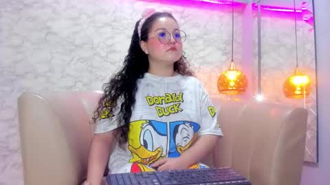 Snapshot of shylysweet chatting on September 30, 2025, 5:23 am Shyly online show from September 30, 2025, 5:23 am