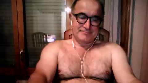 shymmy10 online show from April 27, 2026, 4:32 am