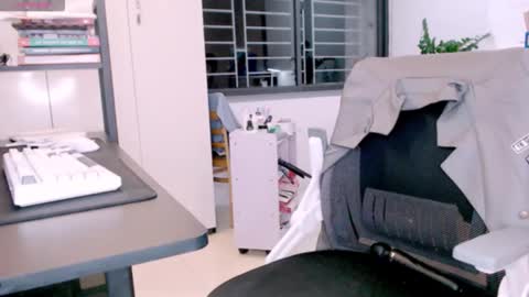 shyn_22 online show from October 10, 2025, 3:55 pm