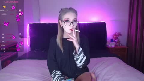 shysweetrish online show from April 22, 2026, 12:02 am