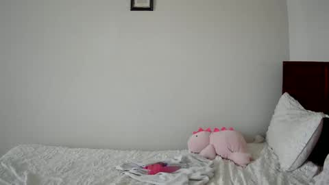 shypetitebaby online show from June 16, 2026, 7:05 pm