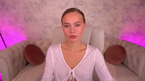 shyysiren online show from September 13, 2025, 6:02 am