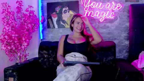 siamarlin online show from October 8, 2025, 9:12 pm