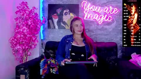 siamarlin online show from October 15, 2025, 8:53 pm