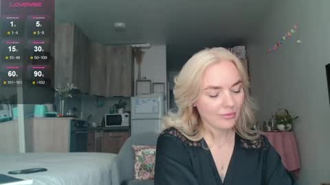 Snapshot of siberian_girl_ chatting on May 5, 2026, 6:43 am Eva online show from May 5, 2026, 6:43 am
