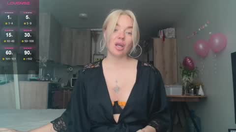 Snapshot of siberian_girl_ chatting on May 17, 2026, 9:17 am Eva online show from May 17, 2026, 9:17 am