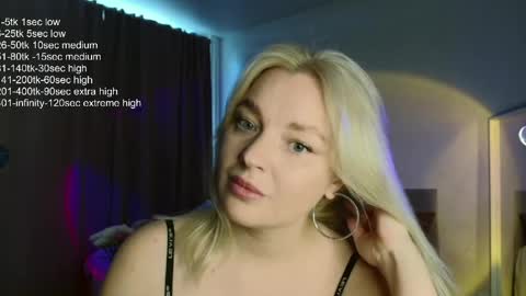 Snapshot of siberian_girl_ chatting on May 23, 2026, 9:13 am Eva online show from May 23, 2026, 9:13 am