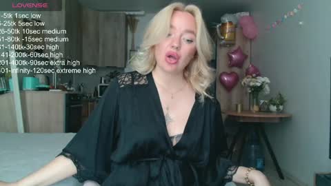 Snapshot of siberian_girl_ chatting on May 26, 2026, 5:58 am Eva online show from May 26, 2026, 5:58 am